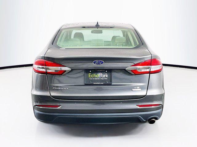 2020 ford fusion se
