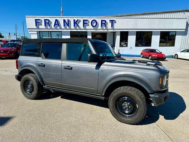 2022 ford bronco black diamond