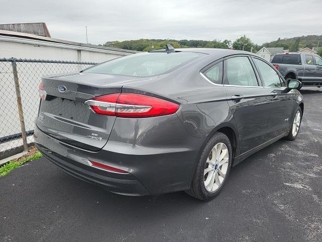 2019 ford fusion se