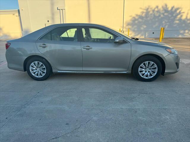 2014 toyota camry le