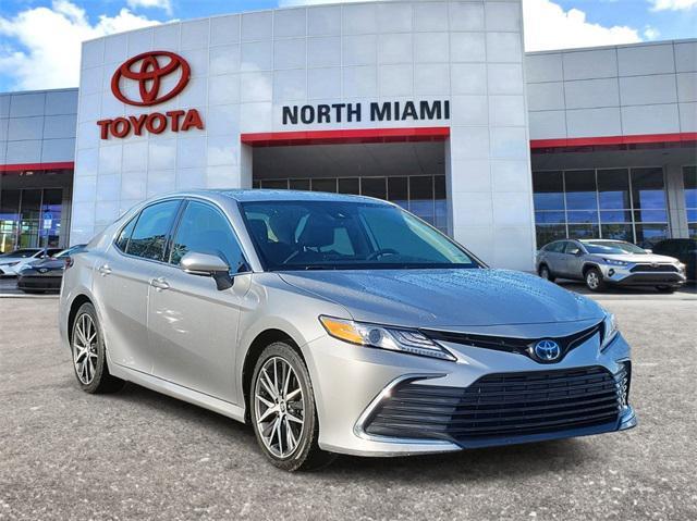 2022 toyota camry hybrid xle