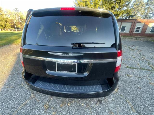 2016 chrysler town & country touring