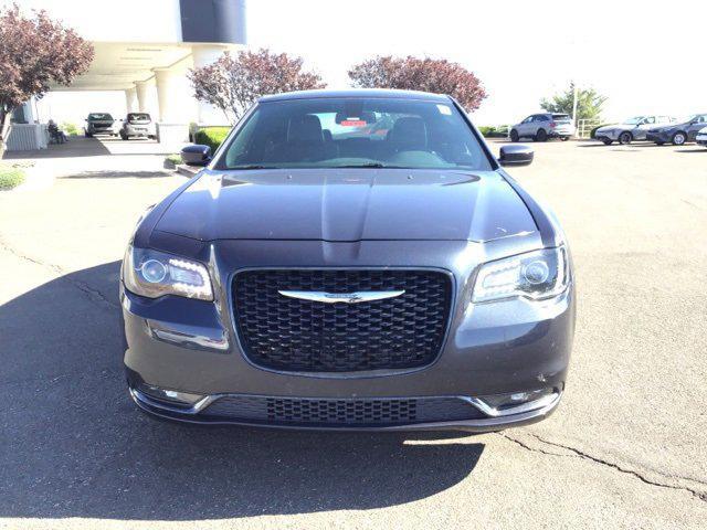 2019 chrysler 300 s