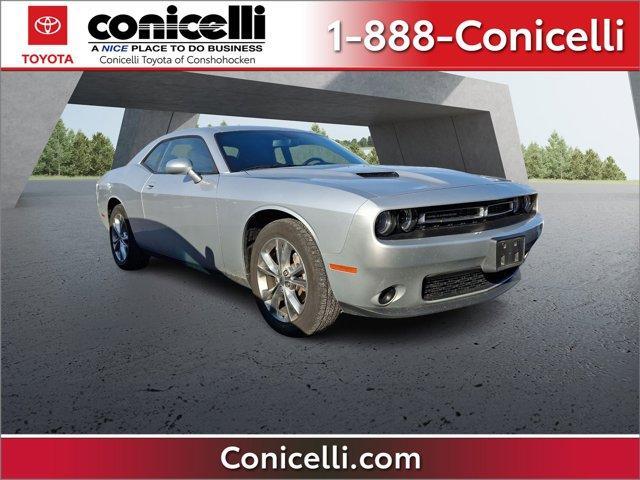 2022 dodge challenger sxt