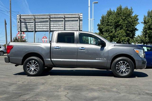 2021 nissan titan sv