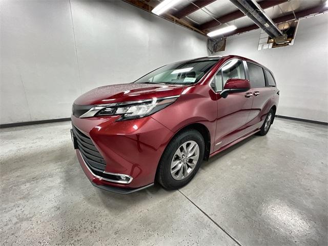 2021 toyota sienna xle