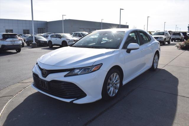 2020 toyota camry le