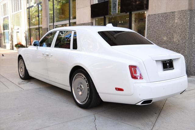 2023 rolls-royce phantom sedan