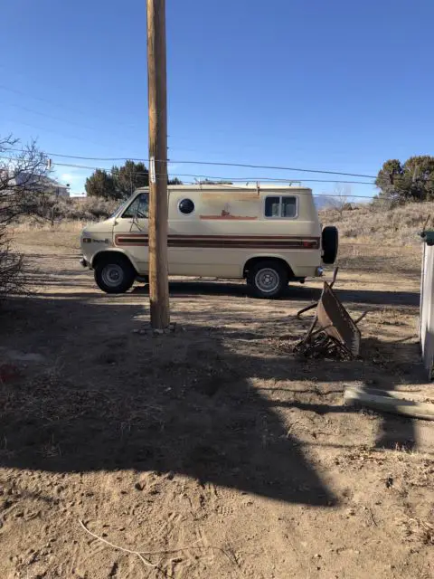 1977 chevrolet /g20 shorty customized van