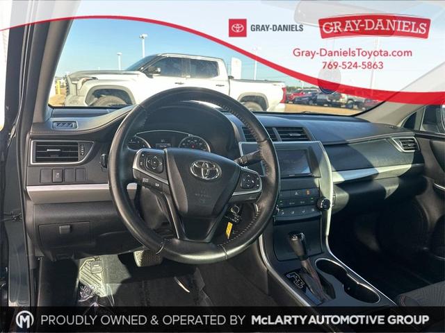 2016 toyota camry se