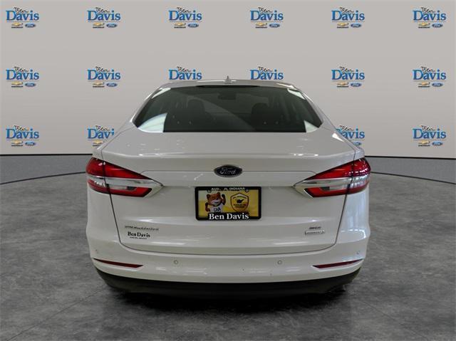 2020 ford fusion se