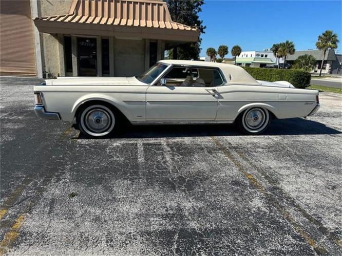 1970 lincoln continental in calverton, new york