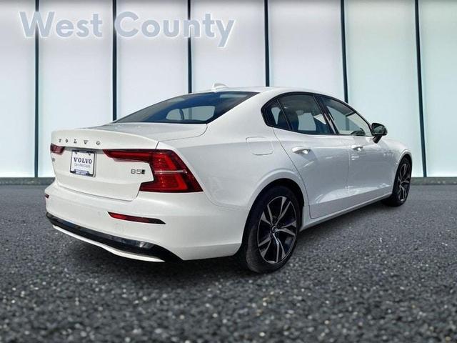 2024 volvo s60 b5 core dark theme