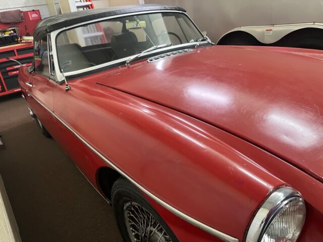 1967 mg mgb convertible red rwd manual