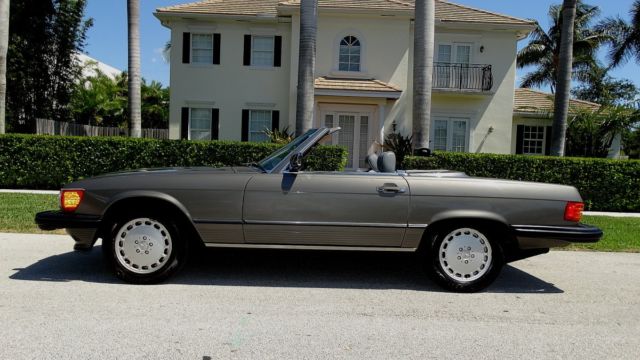1989 mercedes benz 560sl roadster both tops 68,000 one owner miles runs perfect