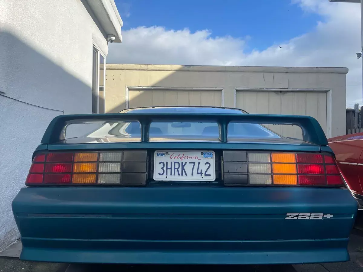 1992 chevrolet camaro green rwd automatic z28