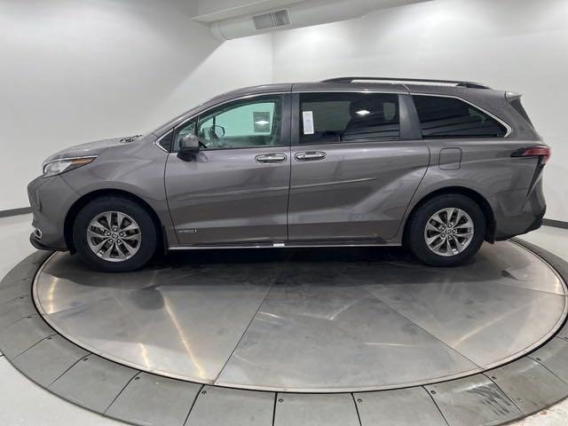 2021 toyota sienna xle