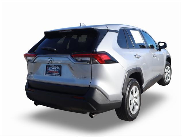 2022 toyota rav4 le