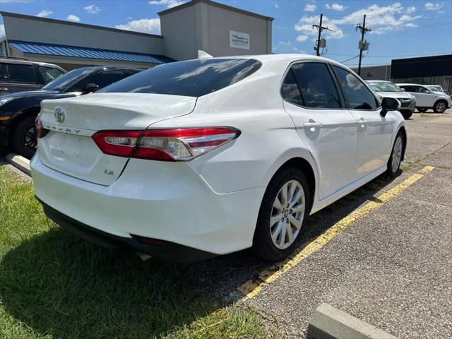 2020 toyota camry le