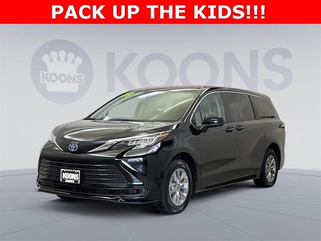 2023 toyota sienna le