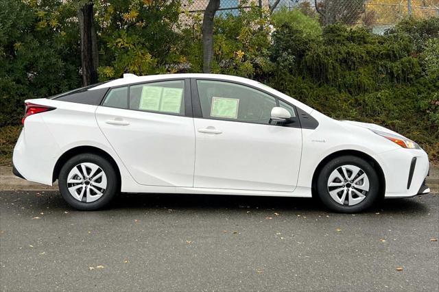 2022 toyota prius le