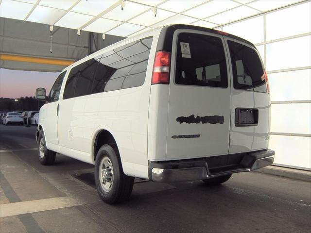 2017 chevrolet express 2500 lt