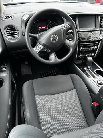 2017 nissan pathfinder s