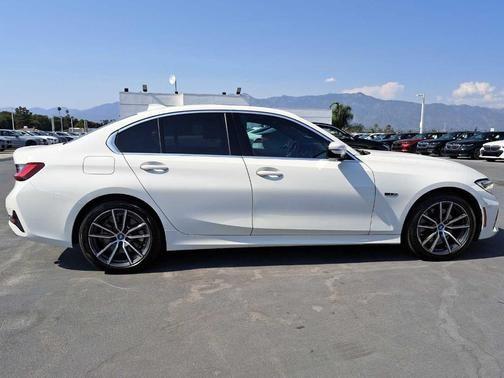 2022 bmw 330e