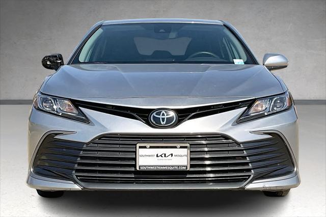 2022 toyota camry le