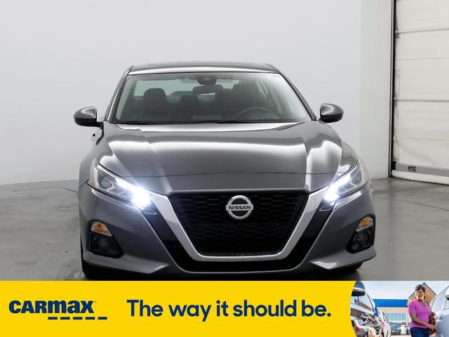 2022 nissan altima sl