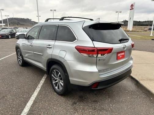 2019 toyota highlander in northwoods, illinois