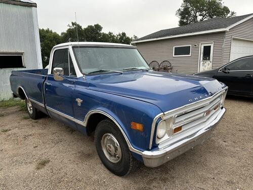1968 chevrolet c10 pickup, 33,870 miles, runs drives good, 3 speed transmission