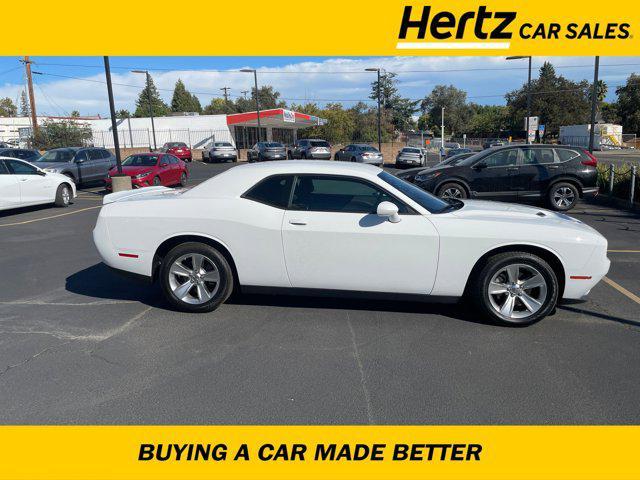 2022 dodge challenger sxt