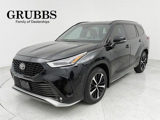 2022 toyota highlander xse
