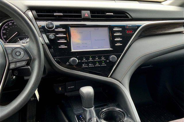 2018 toyota camry le