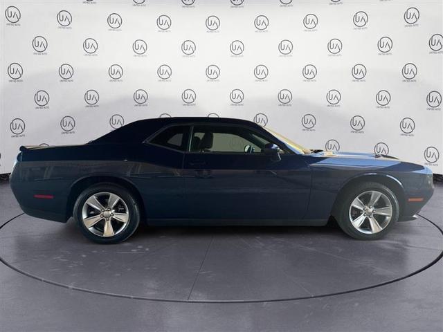 2015 dodge challenger sxt