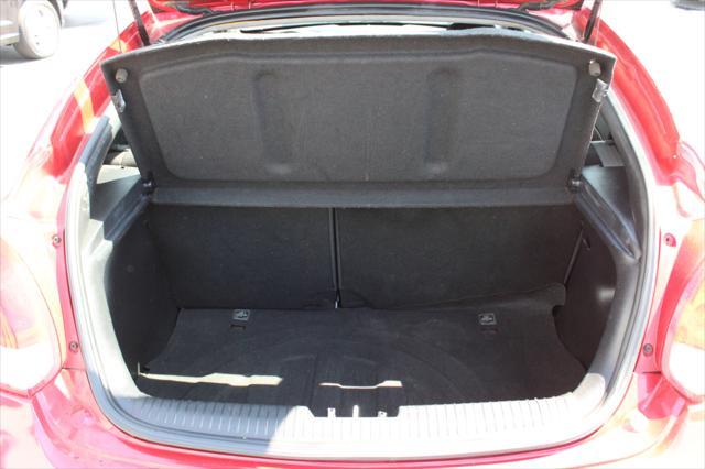 2017 hyundai veloster base