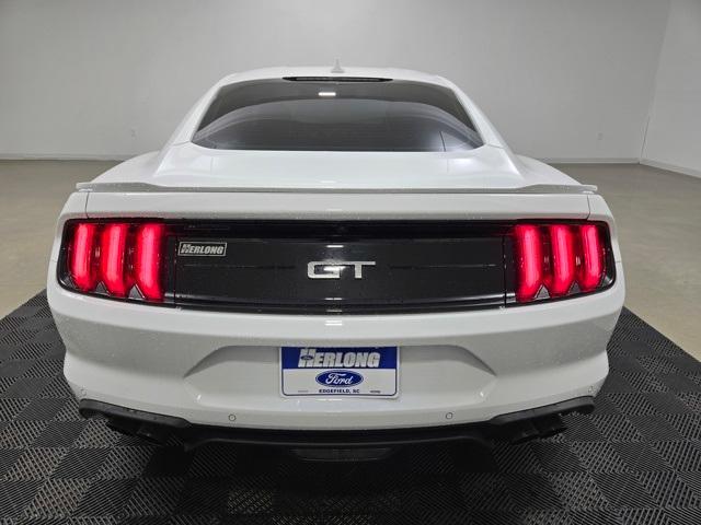 2022 ford mustang gt
