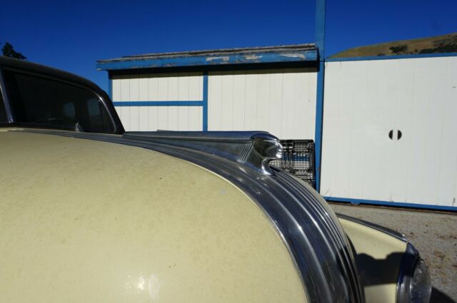 1947 pontiac streamliner 4 door