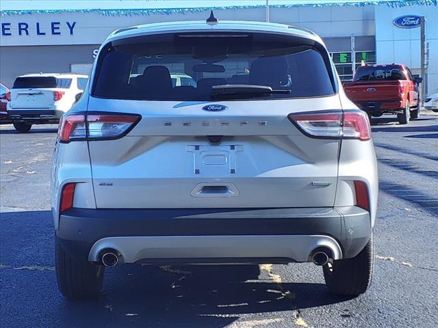 2020 ford escape se