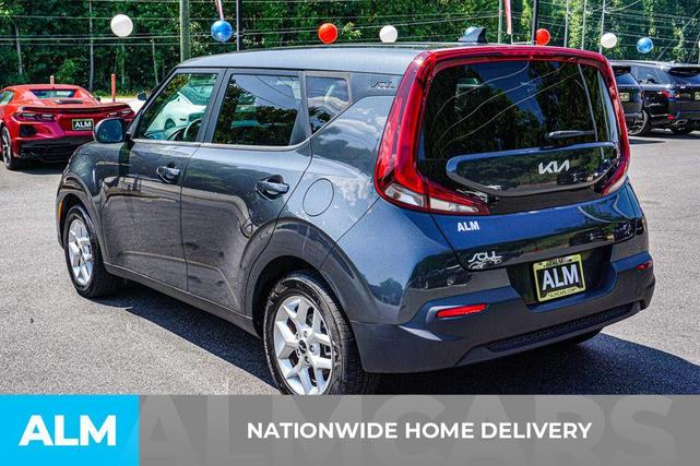 2022 kia soul lx