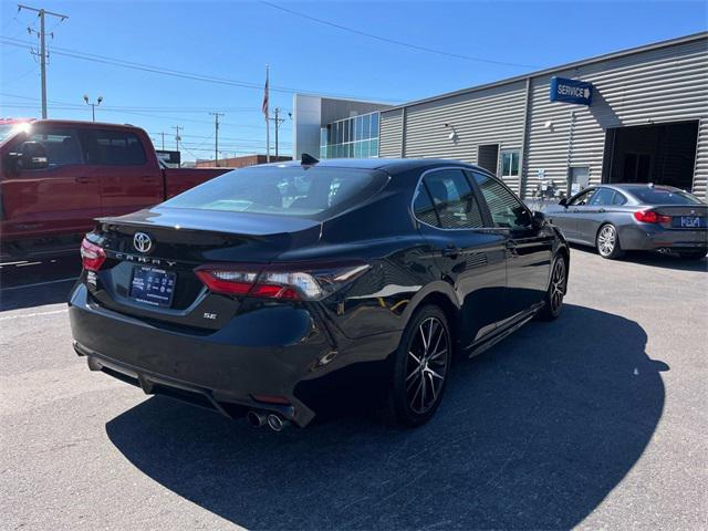 2021 toyota camry se