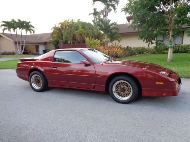 1988 pontiac gta - 36000 mi. - flame red met. / beige - 350 - mint & garaged