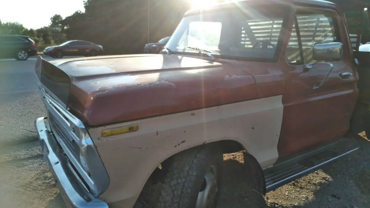 1975 ford f350 pickup red cab & chassis