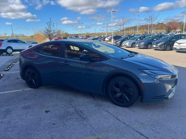 2023 toyota prius le