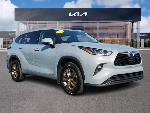 2022 toyota highlander hybrid xle