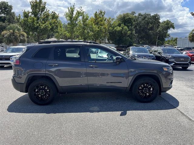 2023 jeep cherokee altitude lux