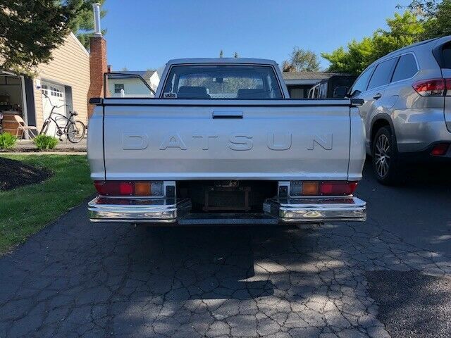 datsun nissan 720 pickup truck