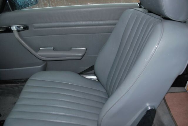 price reduction!!! 1988 mercedes-benz 560-sl black with grey interior