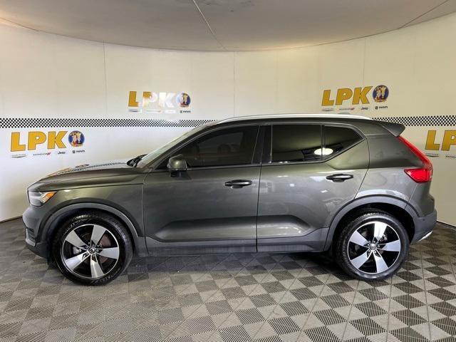 2019 volvo xc40 momentum
